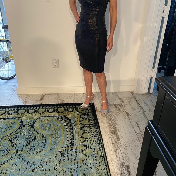 Black sequin cocktail dress - Picture 2 of 2